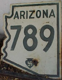  Oznake na državnoj autocesti u Arizoni imale su swastiku prije 2. svjetskog rata. Swastika je vrlo poštovana u velikom broju izvornih kultura, uključujući Navajo i Hopi u Arizoni.