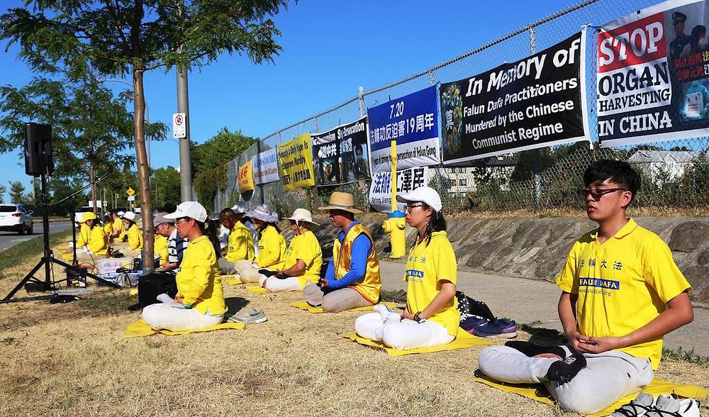 Skup ispred kineske ambasade u Ottawi, apel za završetak progona Falun Gonga u Kini 