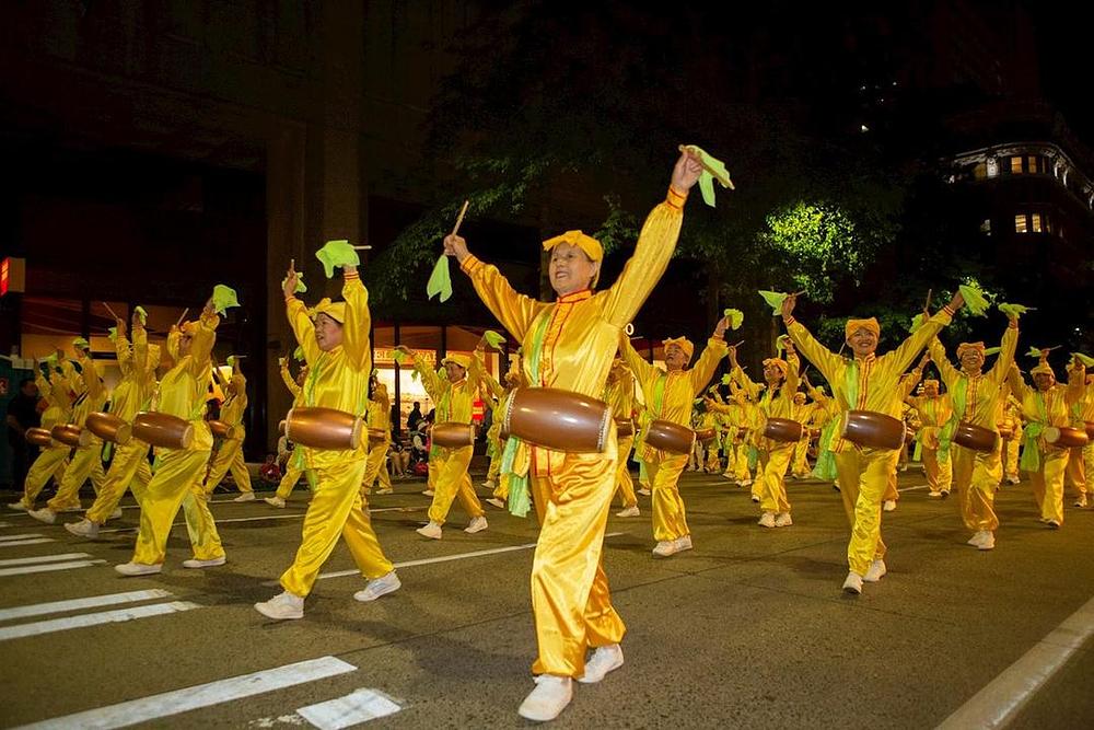 Praktikanti Falun Gonga u sklopu 69. Seafair festivala  