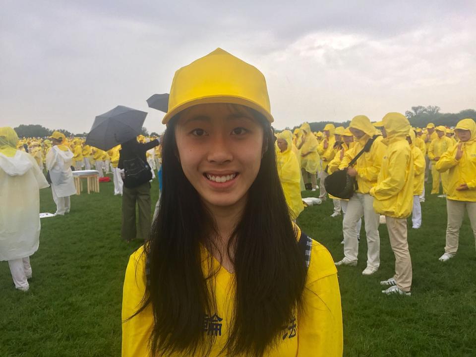 Annie ima 14 godina i voli prakticirati Falun Gong 