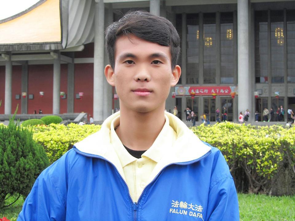 Ruan Mengxiong, osamnaestogodišnji student iz Vijetnama, izjavio je da ga je dirnula istrajnost praktikanata.
