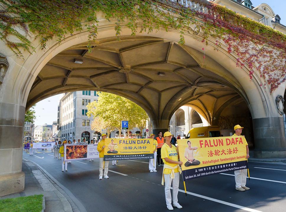 Falun Gong transparenti.