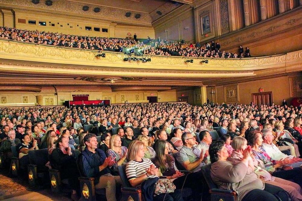 Shen Yun World Company izvela četiri rasprodane predstave u Regent teatru u Melbournu u Australiji, od 8. do 10. februara 2019.
 