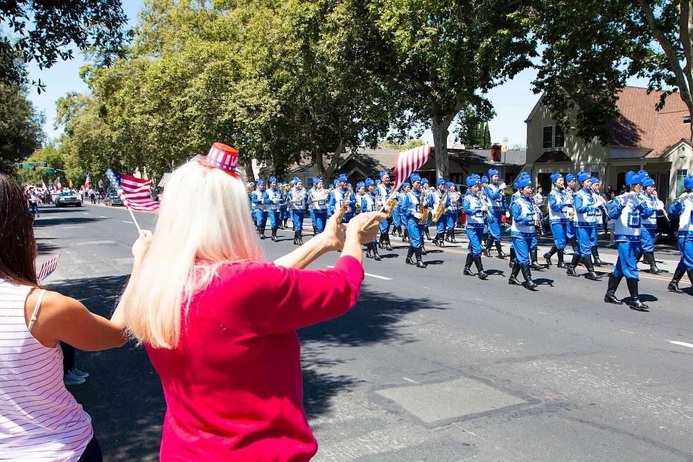 Tian Guo Marching Band bio je srdačno dočekan na paradi održanoj u San Joseu, 4. jula 2019. 