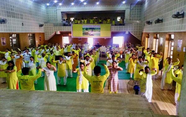 Praktikanti u Nagpuru vodili su radionicu na kojoj su podučavali drugu vježbu.