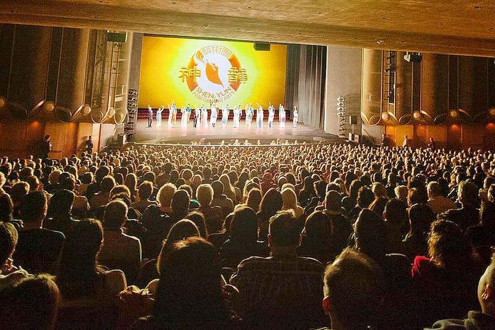 Nakon četiri rasprodane predstave u Berkeleyu u Kaliforniji, Svjetska kompanija Shen Yun otputovala je 26. prosinca 2019. u San Jose.
 