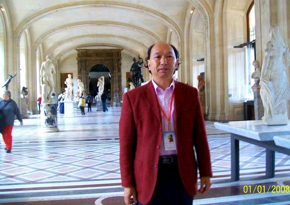 Gospodin Wang Jianzhong u posjeti Louvreu 2008. godine