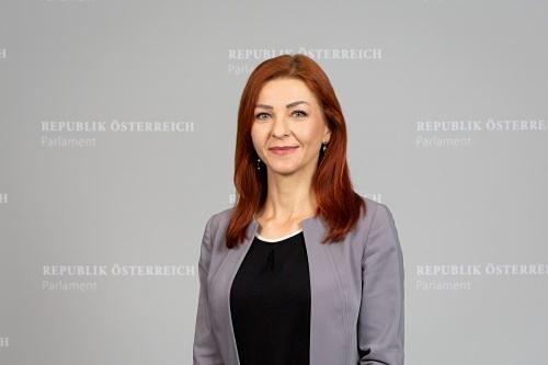  Dr Eva Ernst-Džežić, poslanica iz Partije zelenih