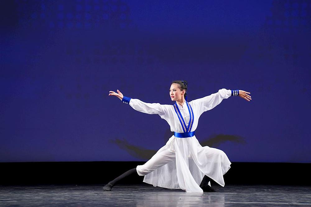 Karina Fu nastupa, "Stav taoiste" 