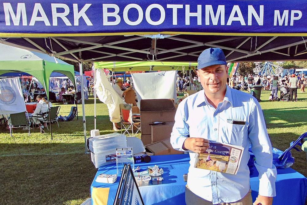 Mark Boothman, iz Liberalne nacionalne partije države Queensland i član parlamenta za Theodore, potpisao je peticiju da podrži napore praktikanata da se okonča progon. 