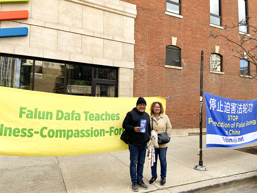 Carlos i Evelyn iz Puerto Rica rekli su da su privučeni principima Falun Dafa – Istinitosti, Dobrodušnosti, Tolerancijom.