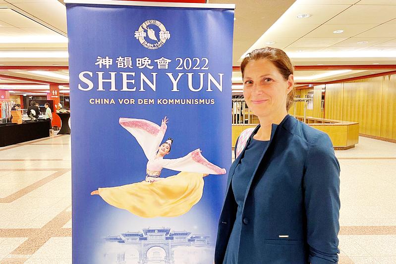 Katrin Seibold na nastupu Shen Yun u Frankfurtu, Njemačka, 31. svibnja. (The Epoch Times)
 
