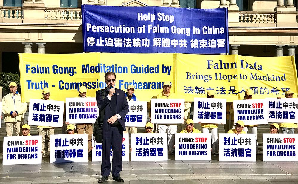  Pol Foli, generalni direktor hrišćanske neprofitne organizacije Australian TFP, obratio se na Falun Gong skupu 8. jula 2022.