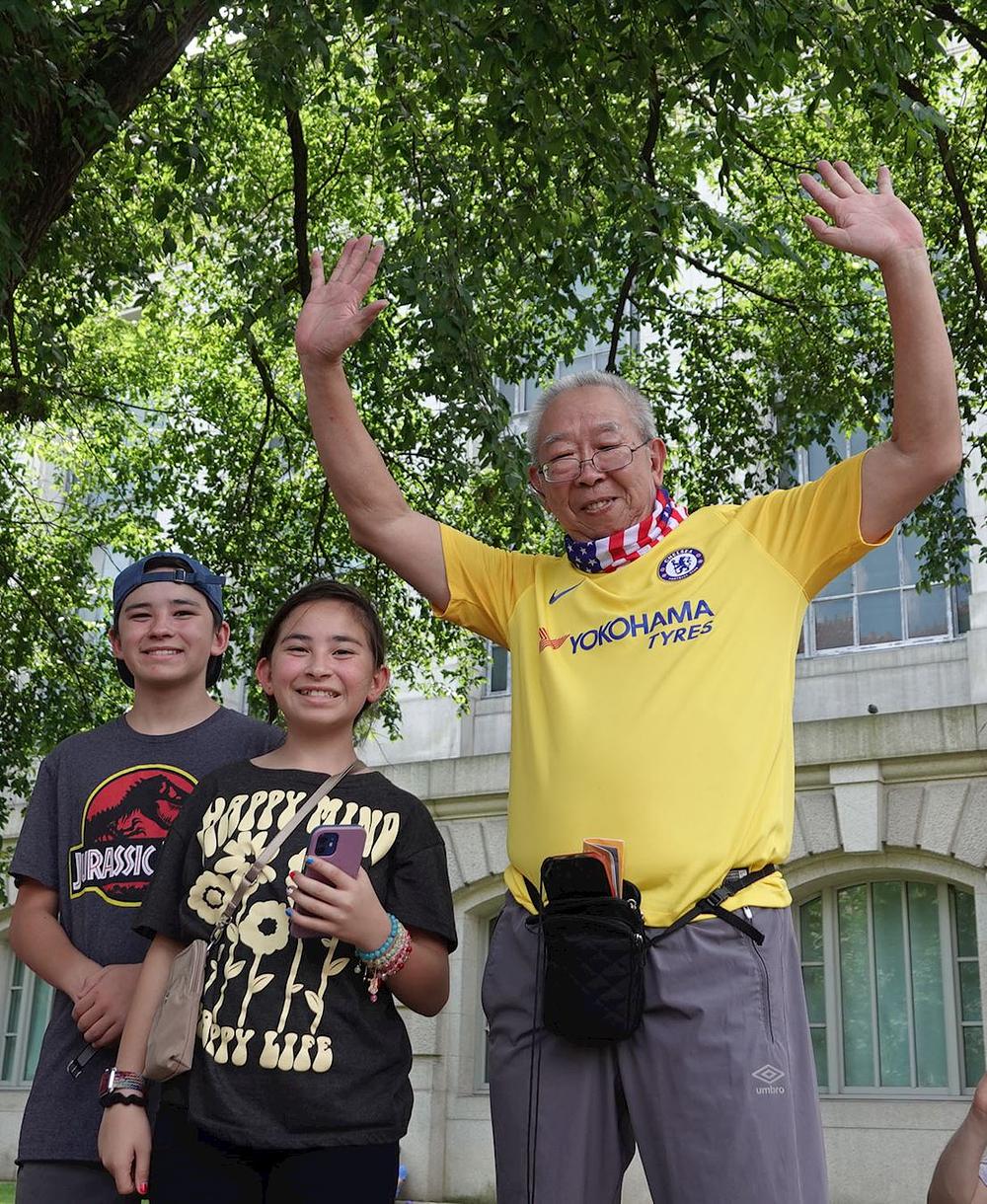  G. Jing iz Šangaja je rekao da je bio presrećan što je video praktikante Falun Dafe na paradi.