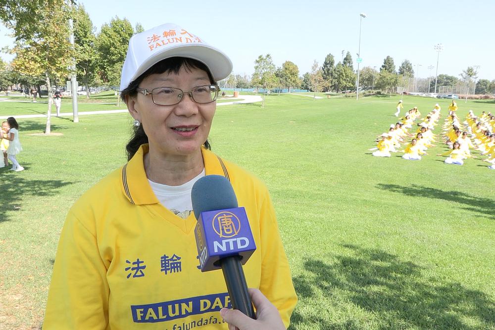 Gospođa Mary Shirley rekla je da se osjeća vrlo počašćenom što prakticira Falun Dafa. 