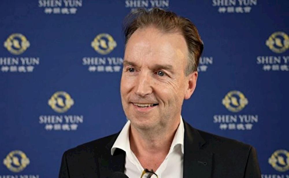 Andreas Schenkel, izvršni direktor Mercedes-Benza, na Shen Yun predstavi u Ludwigsburgu 15. februara (NTD Televizija)