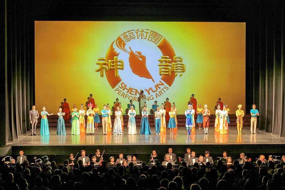 Shen Yun u Državnom pozorištu u Melburnu, Australija, 21. februara 2016. godine.
