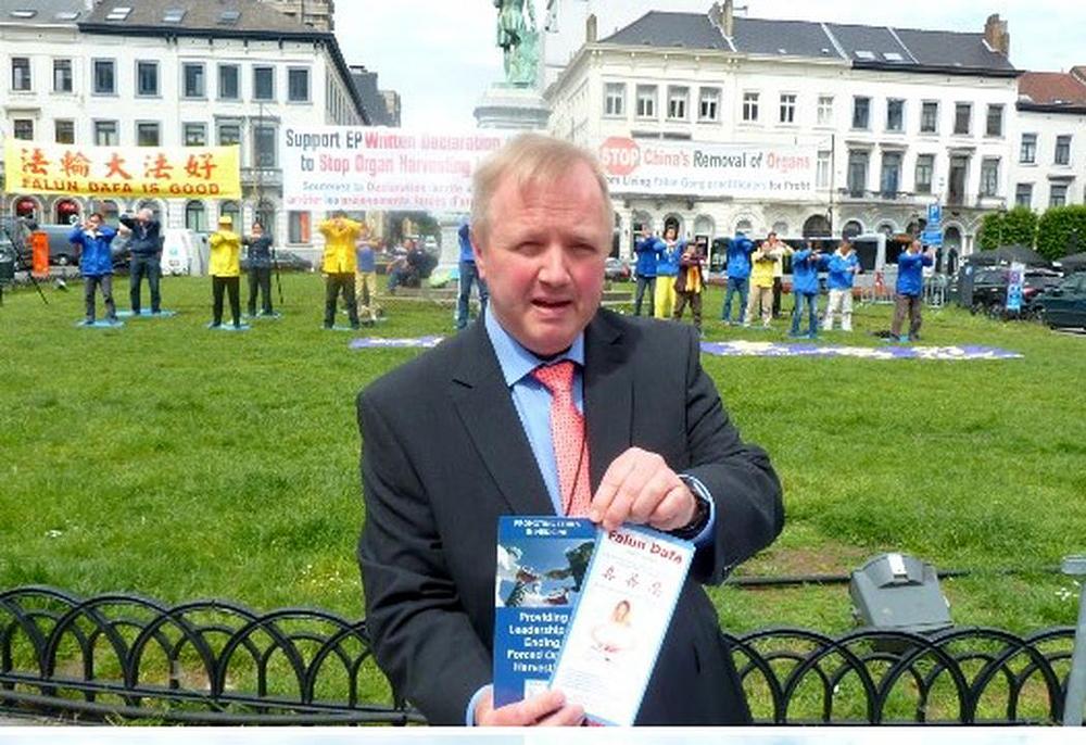 Arne Gericke, MEP iz Njemačke, je učestvovao na skupu da bi podržao napore praktikanta.