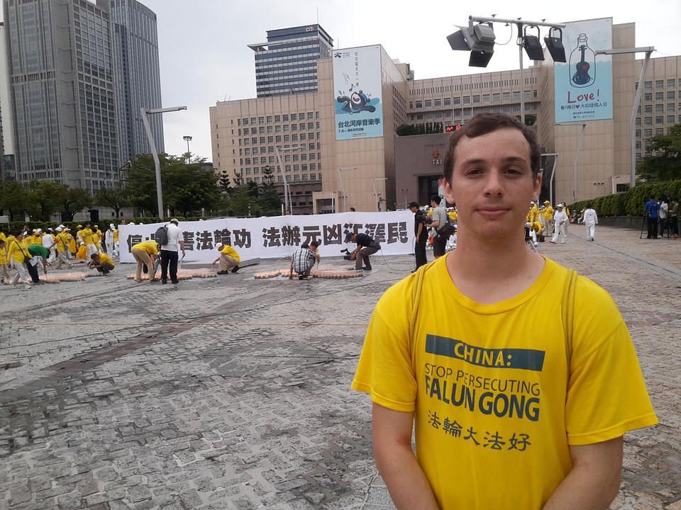 Seth Hirsch, 23 godine, prakticira Falun Gong četiri godine.