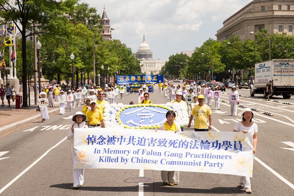 Učesnici marša se sjećaju praktikanta ubijenih u progonu Falun Gonga od strane kineskog režima.
