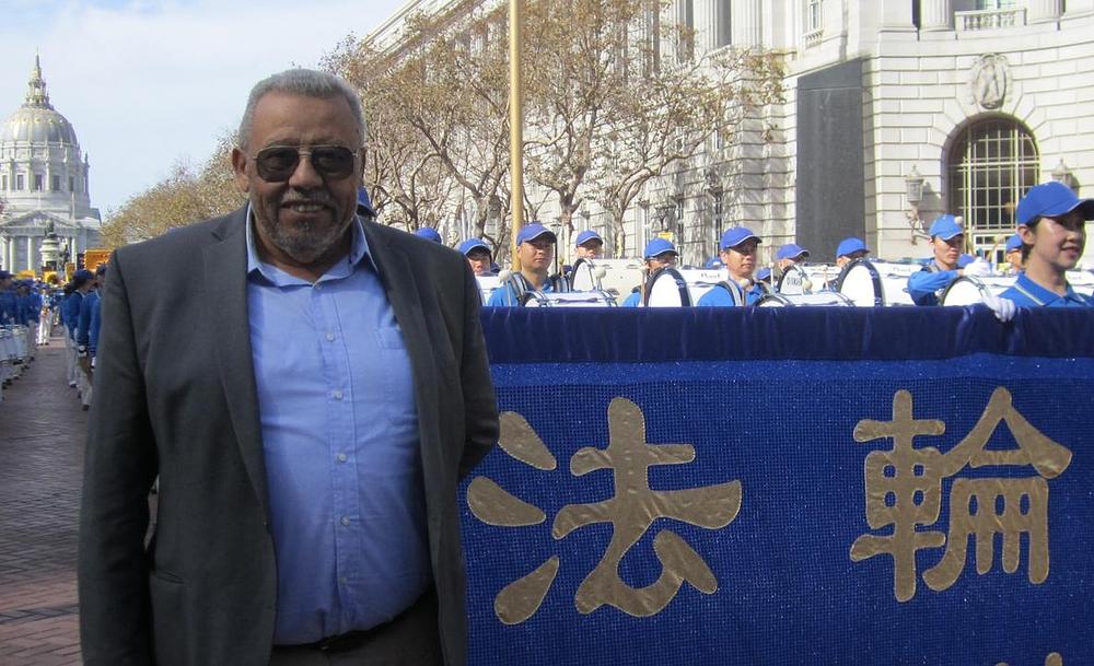 Hussein Alazab, vođa Yemensko-Američke zajednice, je hvalio načela Istinitosti-Dobrodušnosti-Tolerancije. On je za Falun Gong doznao dan prije početka ovoga marša i poželio je da sazna još i više. On je osudio progon i želi da njegova zajednica bude svjesna njegovog postojanja. 