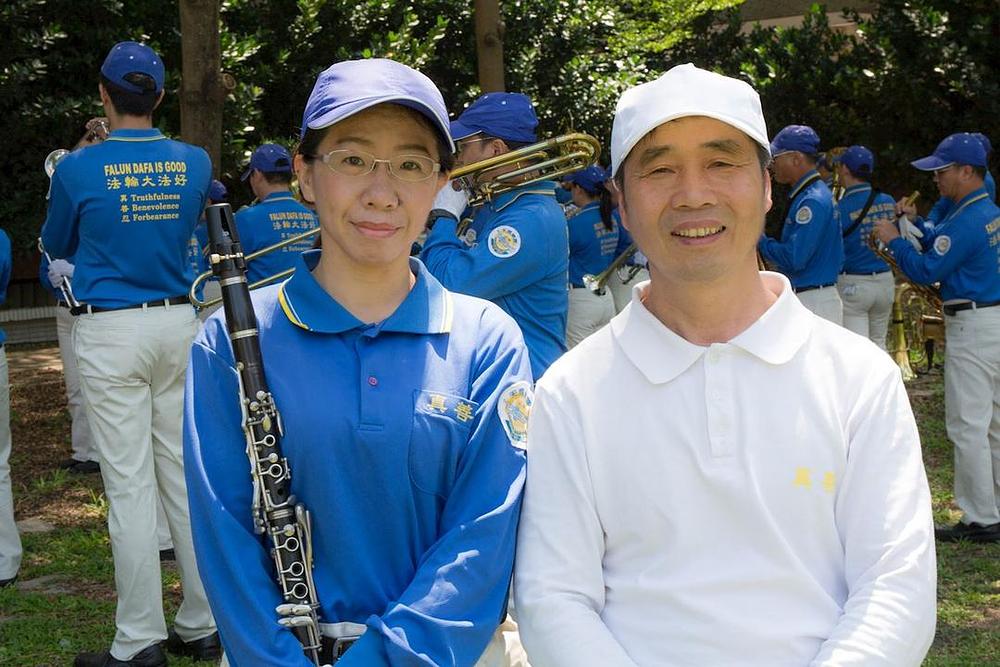 Shujuan i njen suprug su oboje imali koristi od prakticiranja Falun Dafa.