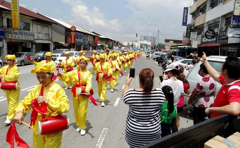 Falun Gong marš u Maleziji na Svjetski Falun Dafa dan.