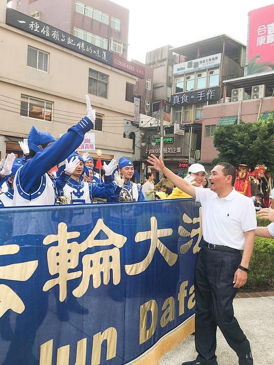 Zamjenik gradonačelnika New Taipei Cityja, Hou Youyi je pozdravio praktikante. 