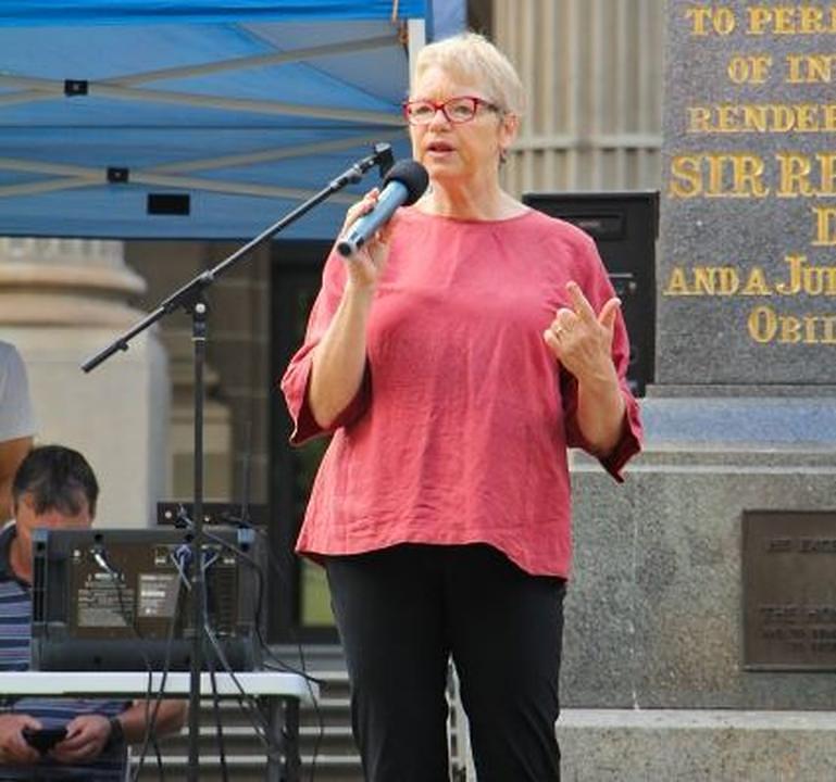 Članica Australijskog parlamenta, senatorica Janet Rice govorila na skupu. 