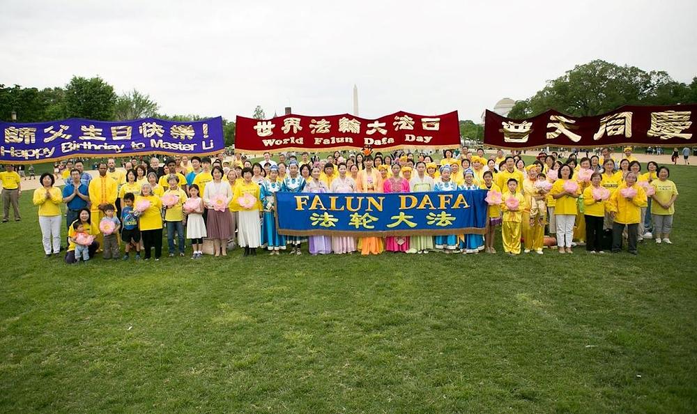 Falun Dafa praktikanti su 5. maja 2018. proslavili Svjetski Falun dan kao i rođendan gosp. Li Hongzhija u 
