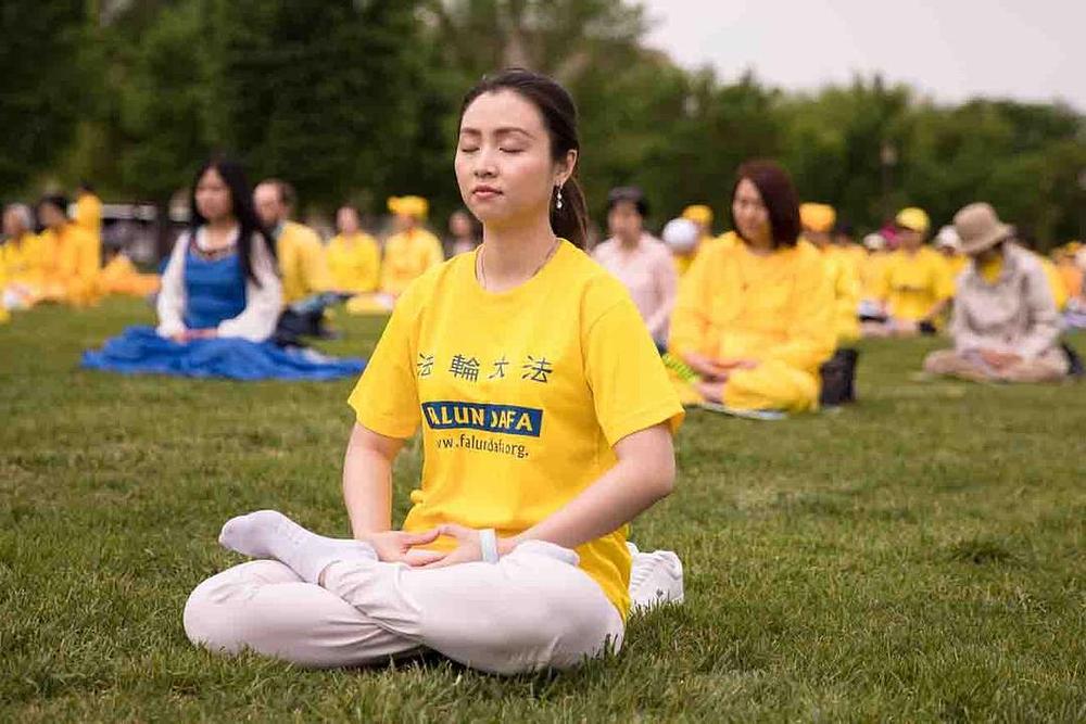 Linh Pham kaže kako je Falun Dafa čini boljom i srećnijom osobom. 