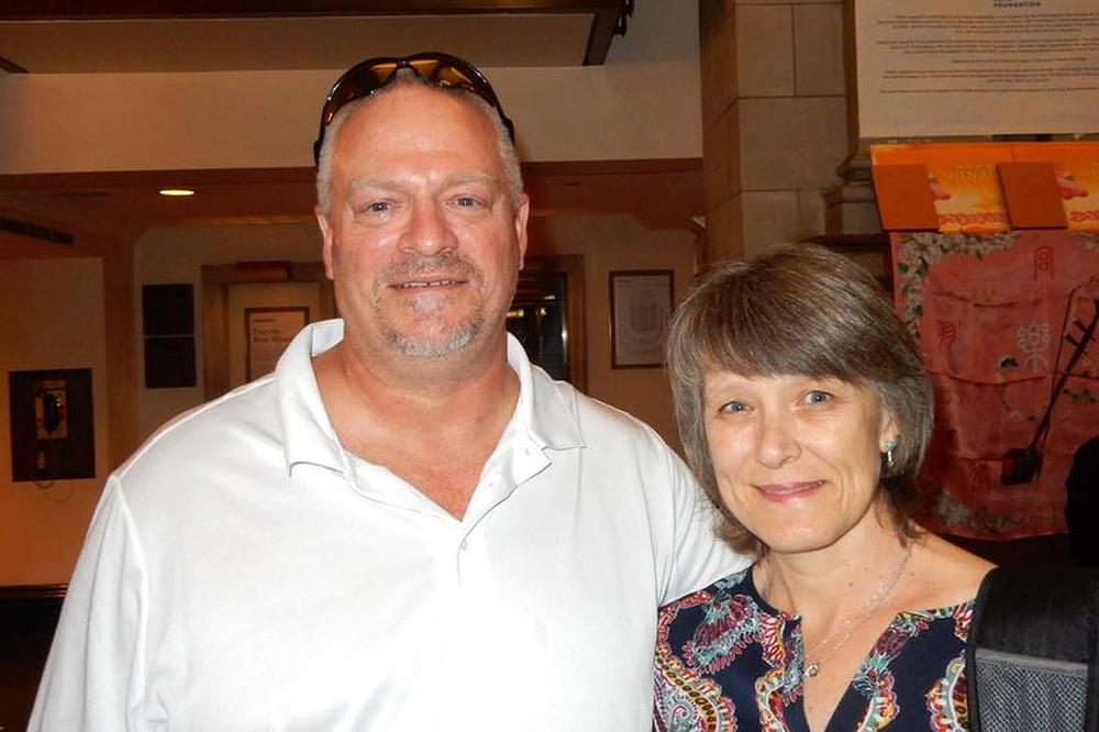 Joel Weinrebe, bivši vojni pomorski oficir i Shari Lebreche su se vozili 250 milja od New Hampshirea da bi pogledali Shen Yun Symphony Orchestra 15. oktobra u New Yorku.
