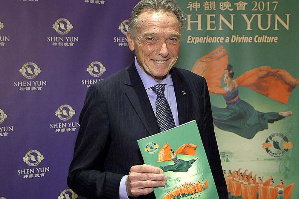 Peter Kent, član parlamenta i bivši ministar zaštite okoline na predstavi Shen Yuna u Torontu u Kanadi 28. februara.