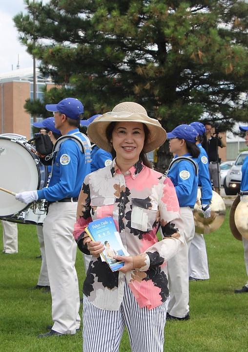 Phong, stara 62 godine, je Falun Gong naučila u Vijetnamu.