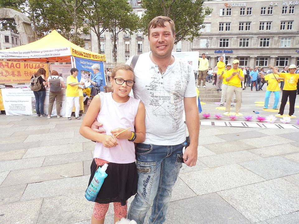 G. Ghana Madalin i njegova kćer 