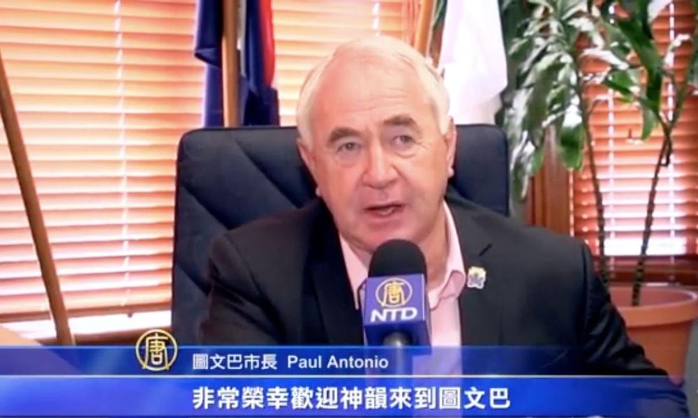 Gradonačelnik Toowoombe, Paul Antonio, je na prijemu za članove kompanije rekao: "Divno je imati vas ovdje u Toowoombi... Ovo je predstava svjetske klase, a mi imamo veličanstveno mjesto za vaš nastup [Empire Theater] – i to je prilika za ljude da vide drevnu [kinesku] kulturu."