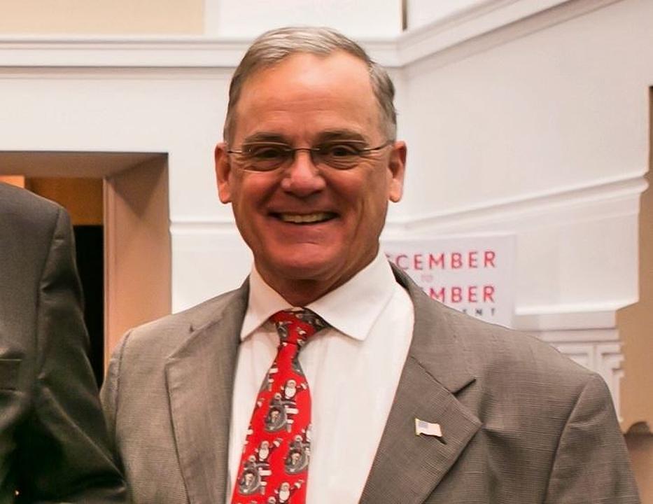 John Holbert, predsjednik Upravnog odbora Komorne muzike na brdu, u dvorani The Hippodrome Theatre u Baltimoreu, Maryland, 23. decembra 2018.
 