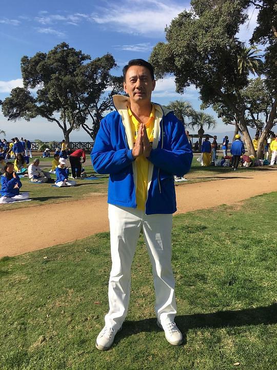 Agent za nekretnine Nhat Hoang kaže da mu je prakticiranje Falun Dafa pomoglo da ostane pozitivan.