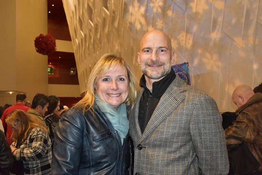 Stan Burhan, finansijski direktor u Farmakopeji USP, i Jodi Kennedy, glavna referentica za poslovanje, u Centru za scenske umjetnosti Tobin u San Antoniju, Texas, 29. decembra 2018. godine