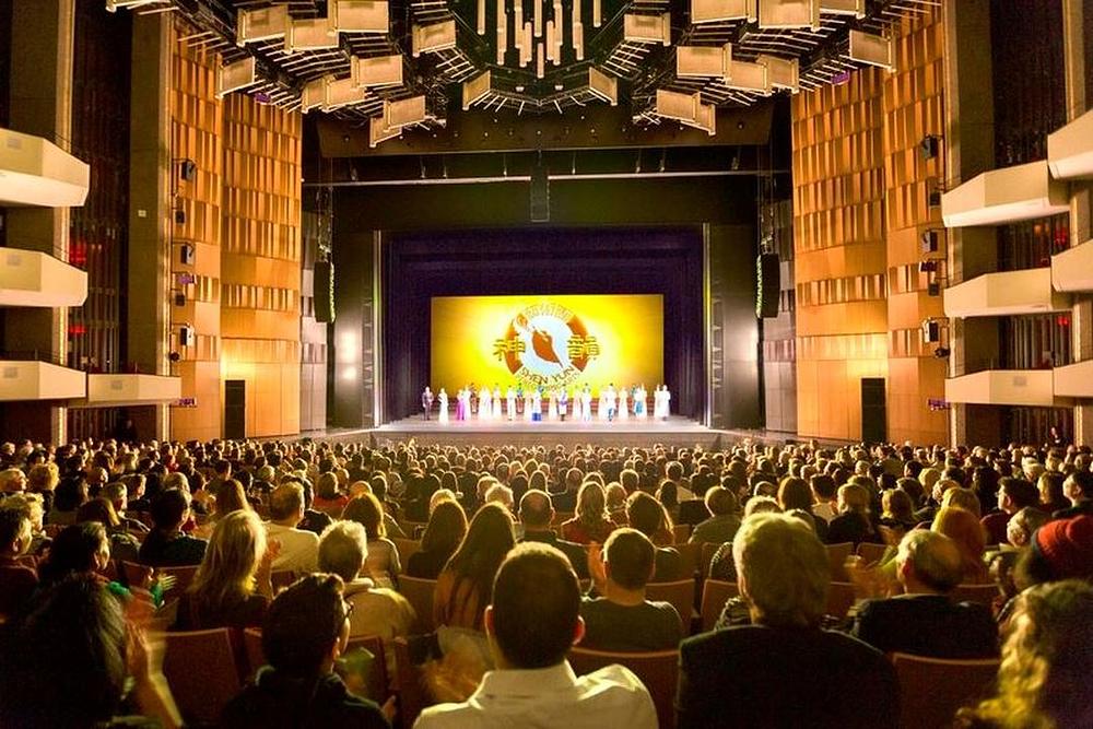 Svjetska kompanija Shen Yun započela je svoju turneju za 2020. u Kanadi s rasprodanim nastupom u Nacionalnom umjetničkom centru u Ottawi. 