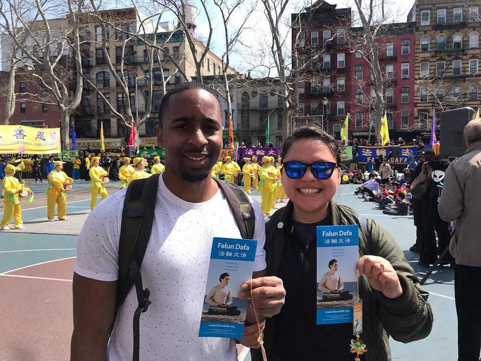 Gledaocu Chrisu iz Brooklyna i njegovoj djevojci se dopala predstava
 