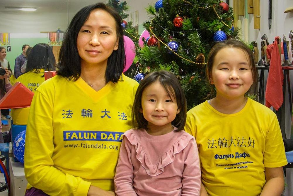 Tatjana Salakhi i njene kćeri 