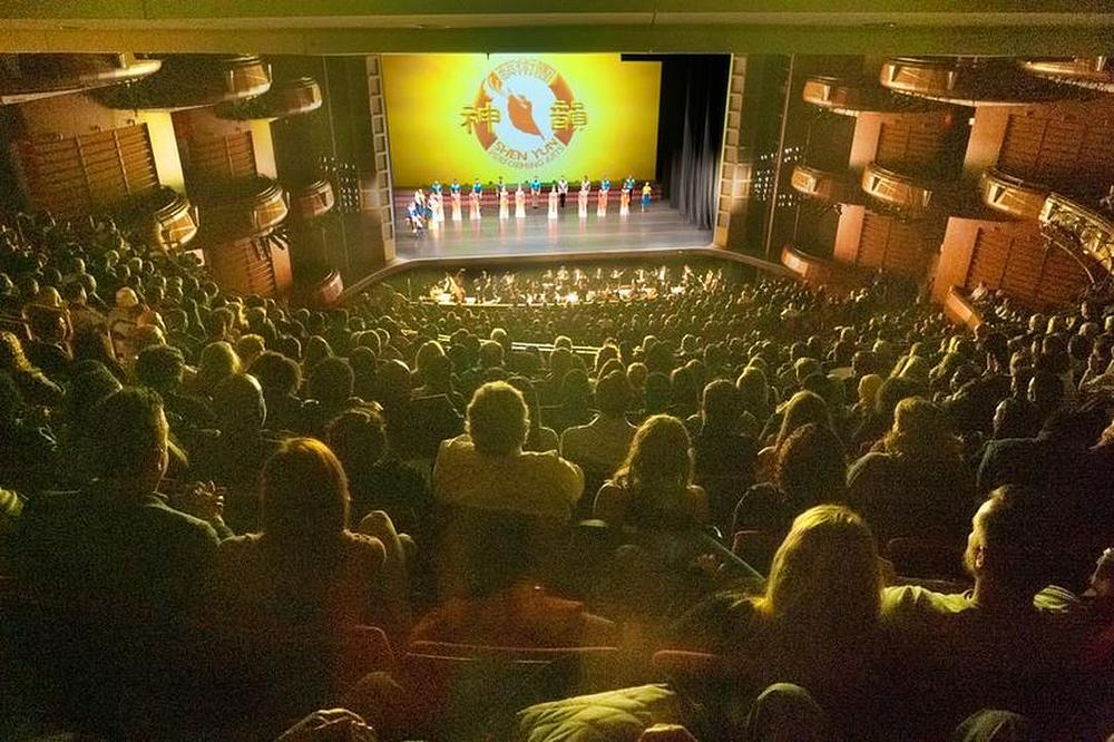 Rasprodata predstava Shen Yun New Era kompanije u centru za izvođačke umjetnosti Cobb Energy Performing Arts Centar u Atlanti, Georgia, 4. januara 2020. godine.