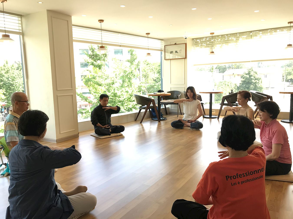 Učenje meditacije u sjedećem položaju