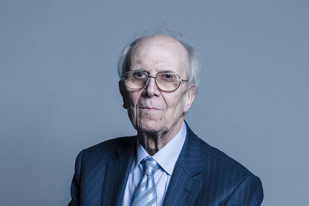 Norman Beresford Tebbit, baron od Tebbita, CH, PC, je uputio pozdrave praktikantima.