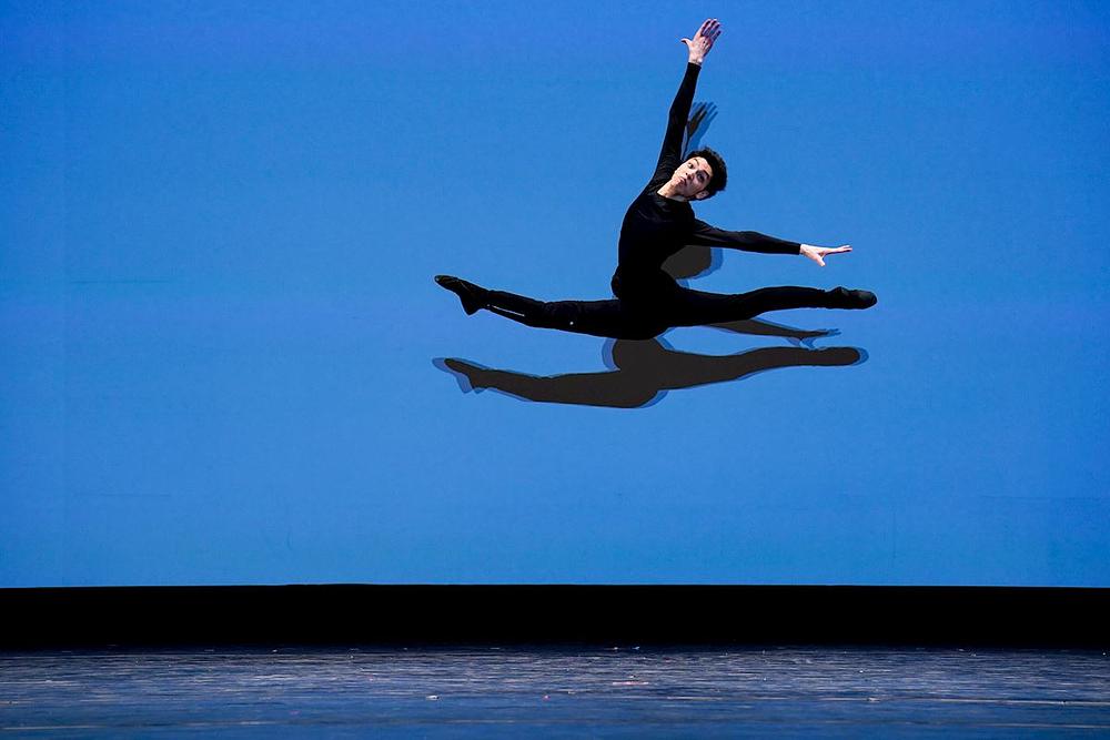 Tehnička izvedba Allena Liua, dobitnika zlatne nagrade u kategoriji za odrasle muškarce
 