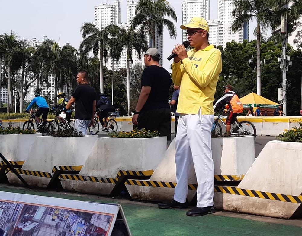 Praktikanti su govorili o dobrobitima koje su iskusili nakon što su počeli prakticirati Falun Dafa.