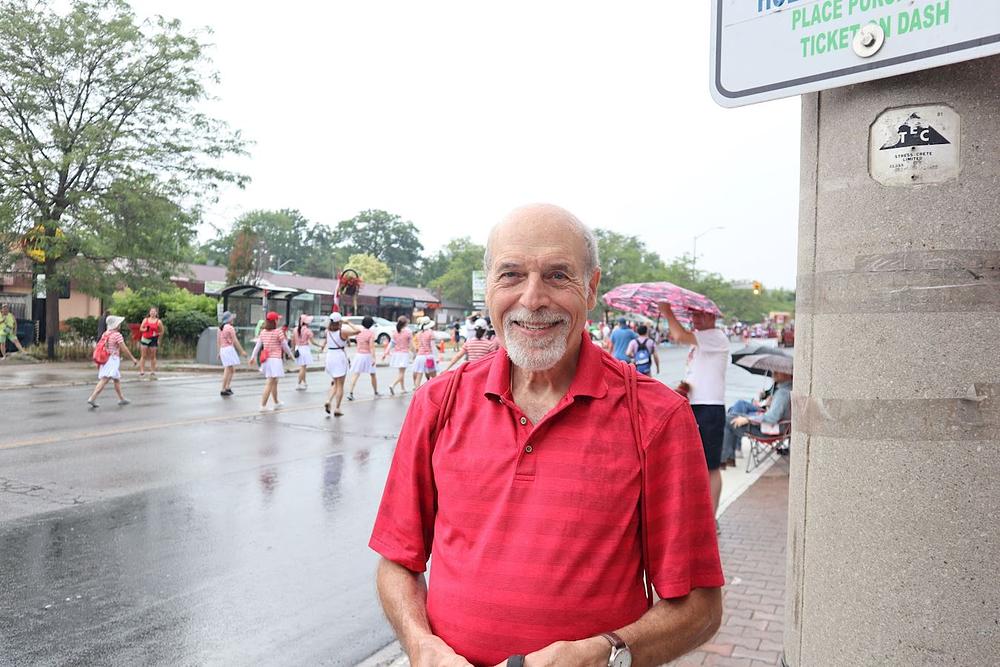 Gosp. Sal je rekao da je muzika Tian Guo Marching Banda bila poticajna.