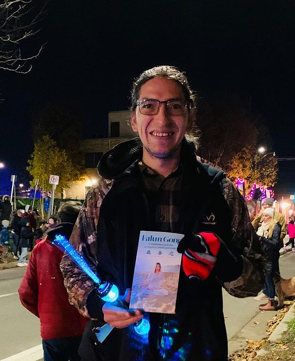 D.J. White vjeruje da načela Istinitosti-Dobrodušnosti-Tolerancije donose sreću i zdravlje.