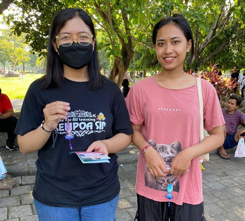 Widya (lijevo) i njezina prijateljica rekle su da podržavaju praktikante.